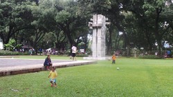 Serunya Menghabiskan Minggu Santai di Sekitar Rumah Jokowi