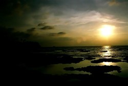 Cantiknya Sunset di Anyer, Tak Pernah Membosankan!