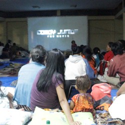 Pengungsi Gunung Kelud Nobar Coboy Junior The Movie