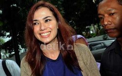 Catherine Wilson Diduga Dapat Mobil dari Wawan