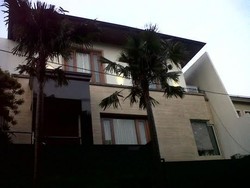 Ini Rumah Mewah Mahfud Suroso yang Digeledah KPK di Kartika Pinang