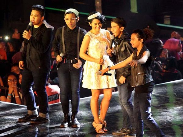 Suasana Haru di Konser Perpisahan Coboy Junior