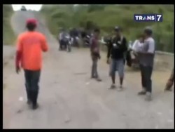 Pasca Erupsi, Warga Nekat Lihat Kawah Gunung Kelud dari Dekat