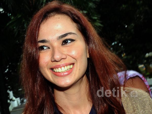 Catherine Wilson Diperiksa KPK Terkait Wawan