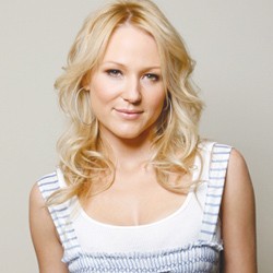 Jewel Cari Bakat Baru di Platinum Hit