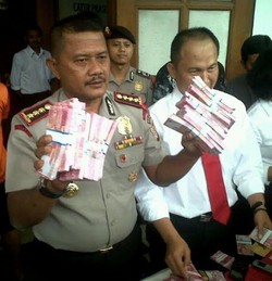 Polisi Sita Uang Palsu Senilai Rp 40 Juta di Pabrik Kawasan Suci