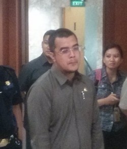 Selingkuh dengan Panitera, Hakim Reza Diskors 2 Tahun