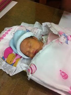 Kasihan, Bayi Cantik Ini Ditemukan Warga di Depan Ruko di Depok