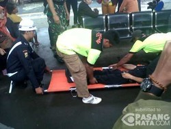 Berdesakan di Commuter Line, Petugas Cleaning Service Pingsan