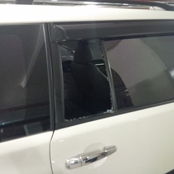 Mobil Pengunjung Pusat Perbelanjaan Kota Kasablanka Dibobol