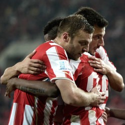 Si Merah Pede Kalahkan Setan Merah yang Sedang Loyo