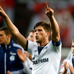 Huntelaar yang Penasaran dengan Si Putih