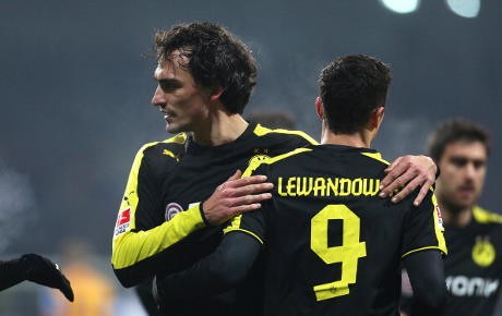Dortmund Sudah Bisa Mainkan Lewandowski dan Hummels