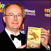 Kisah Jeffrey Si Lalat, Di Twitter Berseri Novelis Philip Pullman