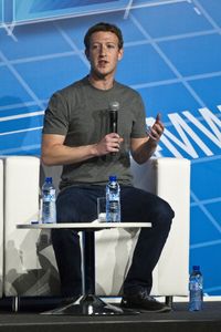 Zuck Cerita WhatsApp di Panggung MWC 2014