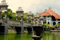 Taman Ujung Soekasada, Istana Air Super Cantik di Bali