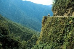 10 Negara dengan Jalan Paling Bahaya Bagi Turis (2)