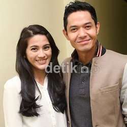 Fakta-fakta Menarik dalam Hubungan Asmara Alyssa dan Dude Harlino