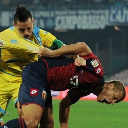 Napoli Ditahan Genoa