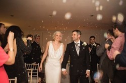 Pasangan Ini Gelar Lamaran, Tunangan dan Pernikahan Sekaligus Dalam 30 Menit