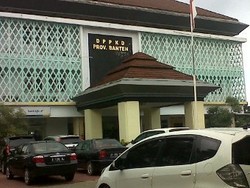 KPK Bawa Banyak Dokumen Hasil Penggeledahan 4 Kantor di Banten