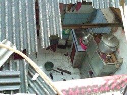 Terhempas Angin Kencang, 4 Atap Rumah di Kamal Jakbar Rusak