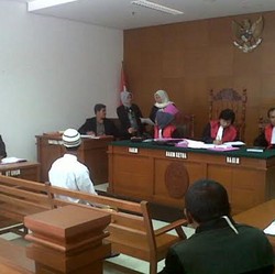 Hendak Divonis, Tompel Mohon pada Hakim Agar Bisa Sekolah Lagi