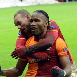 Mancini Tuntut Performa Terbaik dari Drogba dan Sneijder