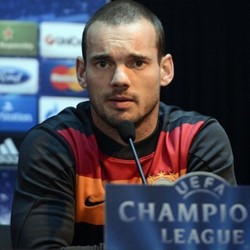 Sneijder Sejenak Kesampingkan Pertemanan dengan Mourinho