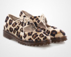 Editors Choice: 7 Pilihan Sepatu & Sandal Motif Animal Print