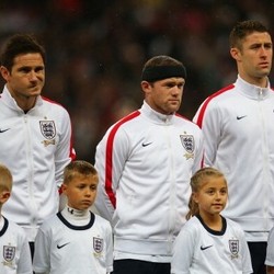 Tiga Singa dan Masalah-masalahnya