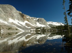9 Danau di Dunia yang Jernih Bagaikan Cermin (1)
