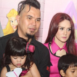 Mulan Bicara Kebahagiaan Ahmad Dhani Setelah Punya Anak Perempuan