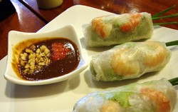 Mana Lumpia Vietnam yang Terasa Paling Renyah Segar di Jakarta?