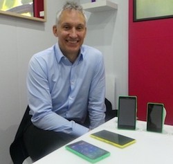 Nokia Bela-belain Adopsi BBM demi Indonesia