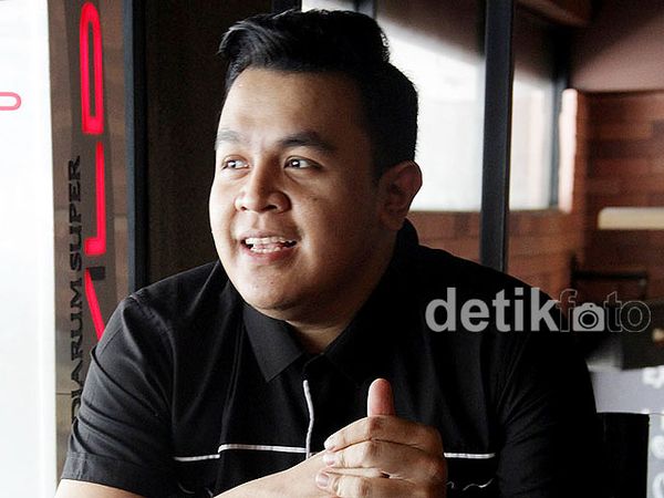 Cerita Tulus Dalam Bermusik