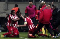 Gol Joel Campbell di menit ke 55 babak kedua semakin menghancurkan mental para pemain MU. (REUTERS/Yorgos Karahalis).     
