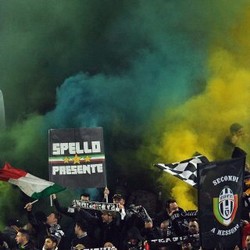 Ulah Suporter Bikin Juventus dan Roma Kena Denda