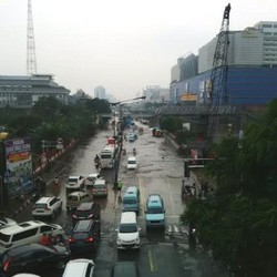 Empat Jalan Protokol yang Tergenang Saat Hujan Pagi Tadi