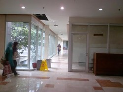 Hujan Deras, Atap Gedung DPR Bocor