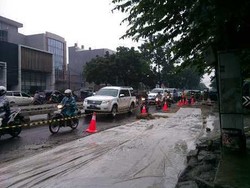 Ada Perbaikan Jalan, Lalu Lintas di Jalan Panjang Macet 1 Km