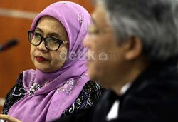 Jadi Perantara Suap ke Akil, Chairun Nisa Dituntut 7,5 Tahun Penjara