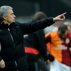 Skor 1-1 di Markas Galatasaray Cukup Bikin Mourinho Puas