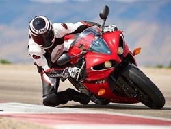 Yamaha Recall R1 Karena Masalah Lampu