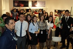 Senyum Manis Pramugari AirAsia & Ilmu Keselamatan Penerbangan