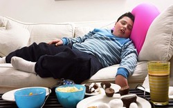 Jarang Makan dengan Keluarga Memicu Obesitas pada Anak