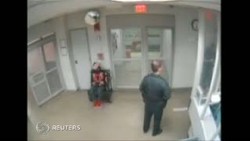 Polisi Rilis CCTV Justin Bieber Saat di Tahanan