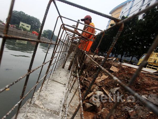 Pembangunan Tanggul Kali Sunter