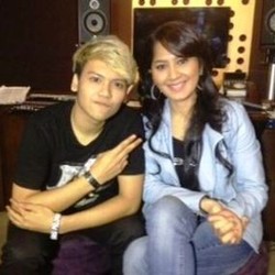 Garap Video Klip Bareng, Ilham SM*SH dan Deasy Natalina Tambah Mesra