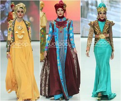 Hijab Style: Glamour dengan Koleksi Terbaru Dian Pelangi Bertema Kerajaan